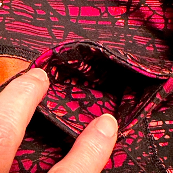 Old Navy capri exercise leggings mid-to-low rise - size L - Picture 3 of 5